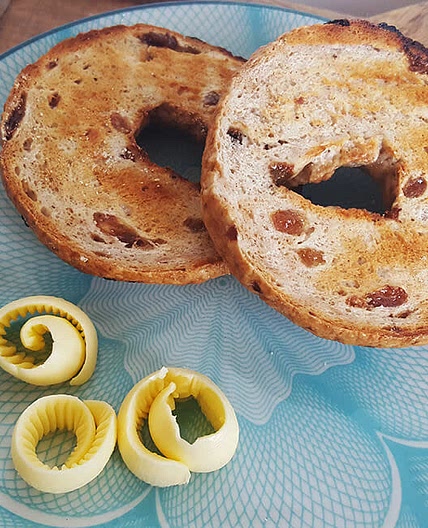 Cinnamon Raisin Bagels