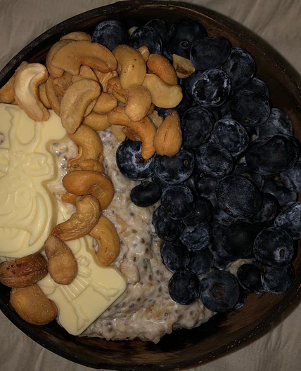 White chocolate, blueberry, cashew oats 