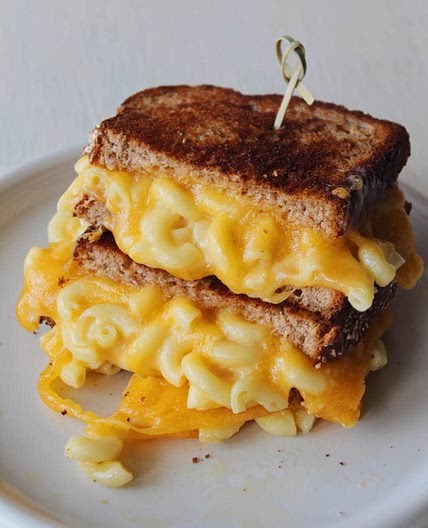 Mac n' Cheese Grilled Cheese Sandwich