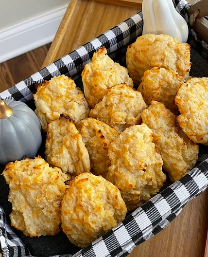Genies garlic cheddar biscuits 