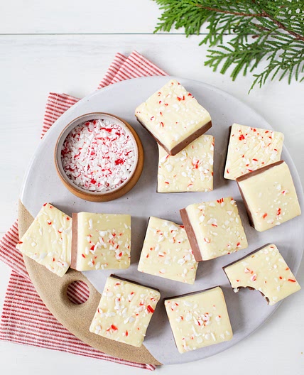 Easy Peppermint Bark Fudge