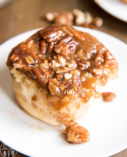 STICKY PECAN BUNS