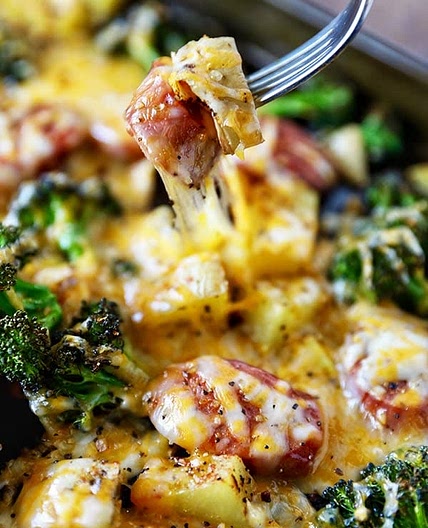 COUNTRY SAUSAGE AND POTATOES AU GRATIN