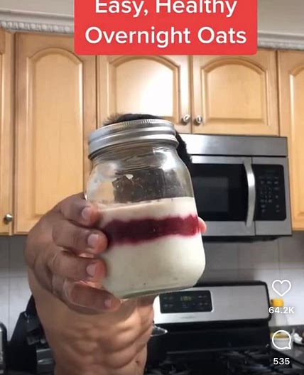Healthy Jelly Donut Overnight Oats 