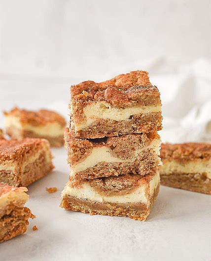Cheesecake Snickerdoodle Blondies