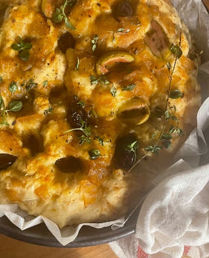 Potato & Caramelised onion focaccia - no yeast 