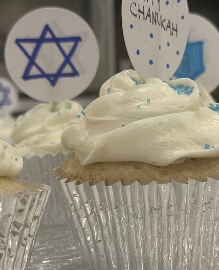 Chanukah Surprise Cupcakes