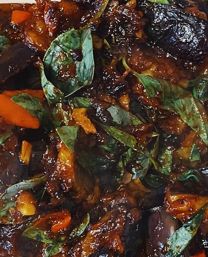 THE BEST AUBERGINES YOU'LL EVER HAVE: ROSA'S STIR FRIED CHILLI AUBERGINE WITH THAI BASIL
