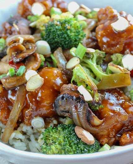 COPYCAT APPLEBEE’S CRISPY ORANGE CHICKEN