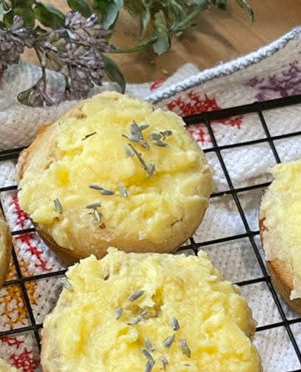 Green tea and lavender cupcakes