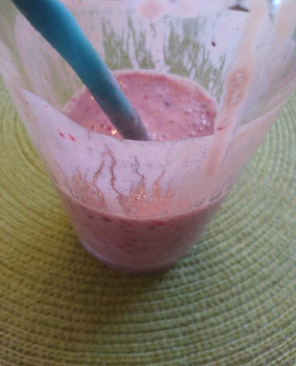 Easy berry smoothie