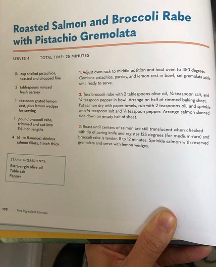 Salmon w pistachio gremolata