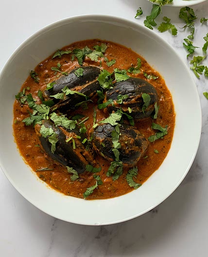 Bharela Ringan Nu Shaak | Stuffed Aubergine Curry