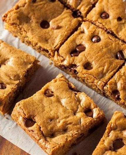 Keto Chocolate Chip Bars