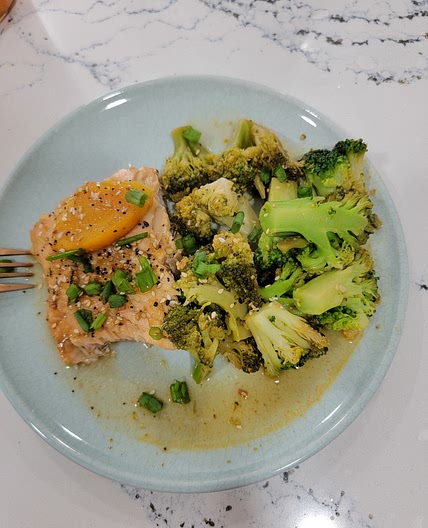 Steamed rosemary, lemon Salmon