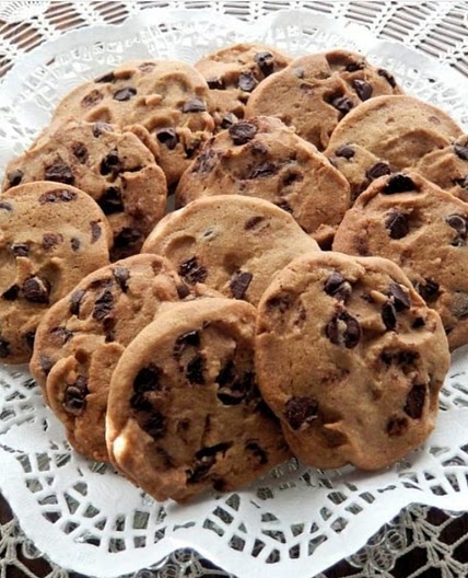 Biscotti al grano saraceno con nocciole e cioccolato