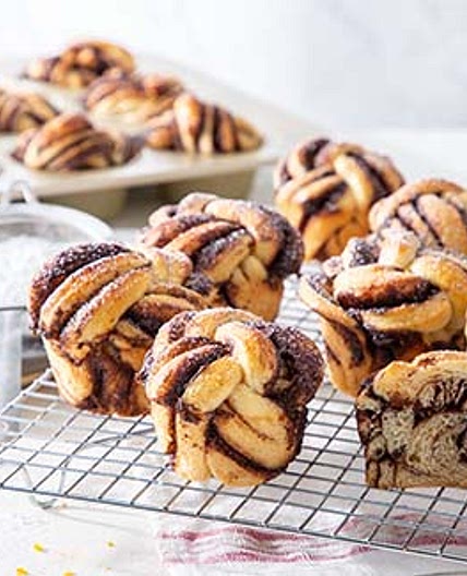 Spiced Chocolate-Orange Knots