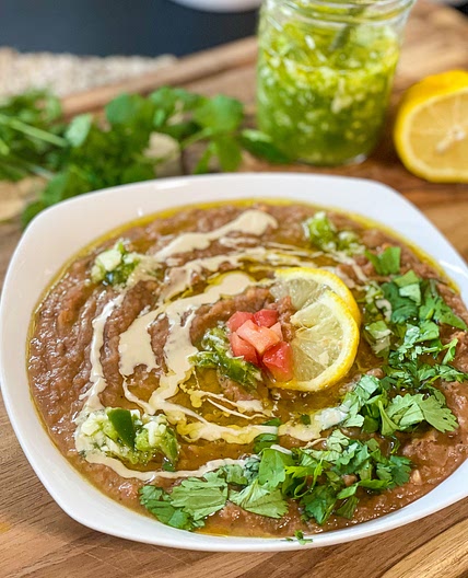 Fava beans dip with onions 