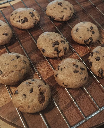 Vegan Sugar Free Chocolate Chip Cookies