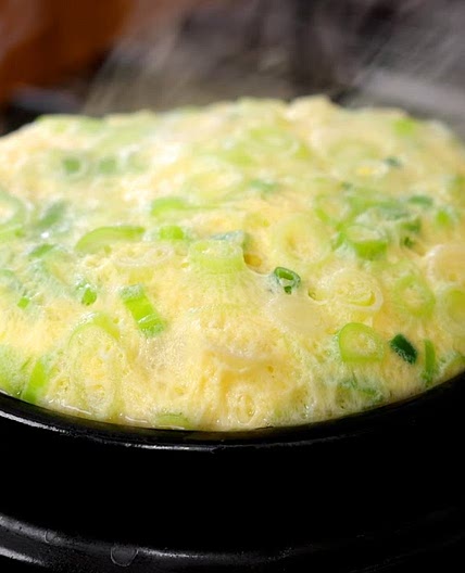 Steamed eggs in an earthenware bowl (Ttukbaegi gyeranjjim)