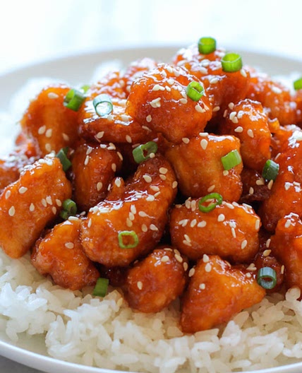 Sweet & sour chicken Hong Kong style with curry noodles 