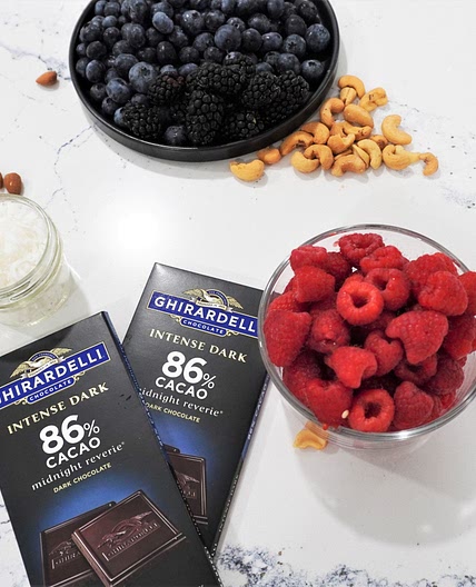 HEALTHY DARK CHOCOLATE SNACK! + Clear Skin Diet + Anti - inflammatory + LOW GLYX + Acne Diet