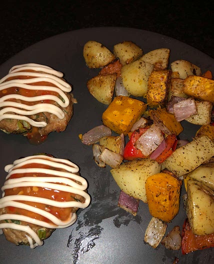 Turkey rissoles with veggies 