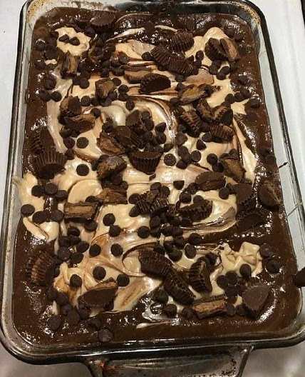 Reeses Peanut Butter Cup Earthquake Cake