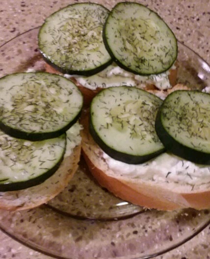 Creamy Dill Cucumber Toasties