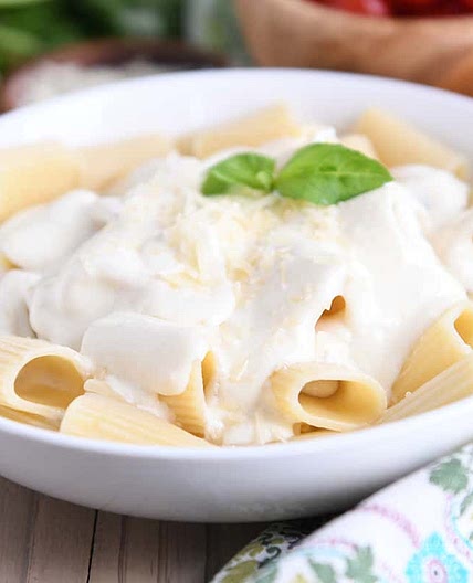 Homemade Garlic Alfredo Sauce
