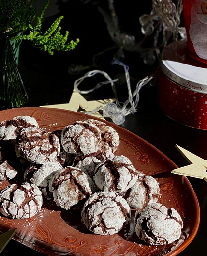 Christmas Cookie Recipes: Cracked Chocolate Cookies