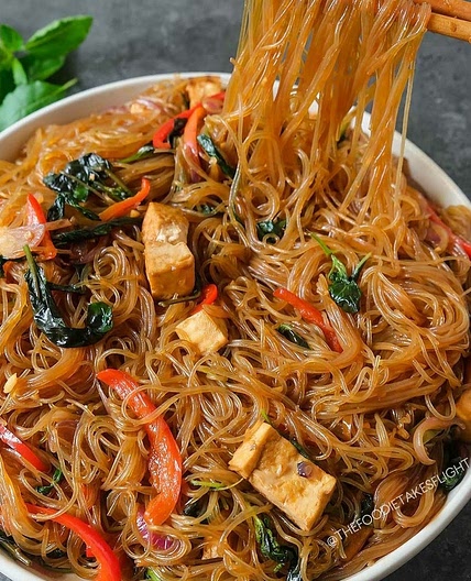 Basil and tofu vermicelli