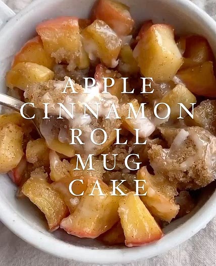 APPLE CINNAMON ROLL MUG CAKE 🍎