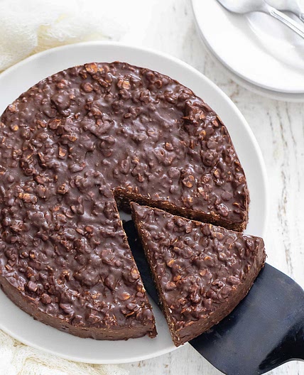 3 Ingredient No Bake Chocolate Oatmeal Cake