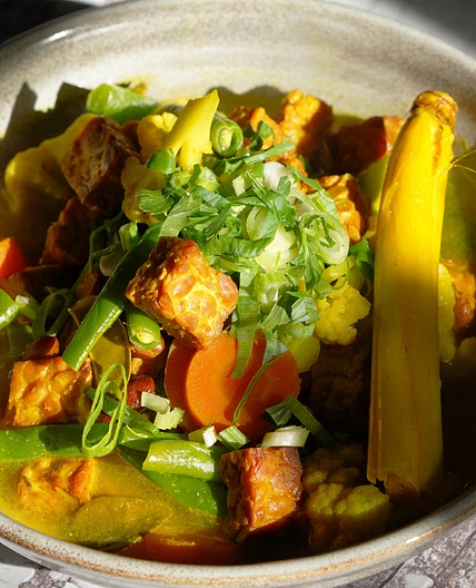 Indonesian Veggie Yellow Soto (Soto Kuning Sayur)