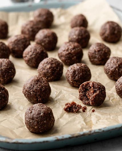 Chocolate almond Energy Balls low fat 13 serves 128 calories each *