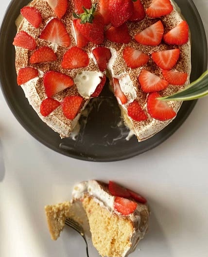 Très leches cake + dulce de leche