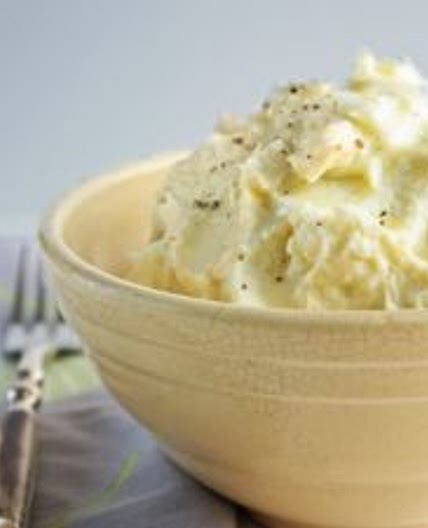 "Better than Potatoes" Cheesy Cauliflower Puree (Low Carb)