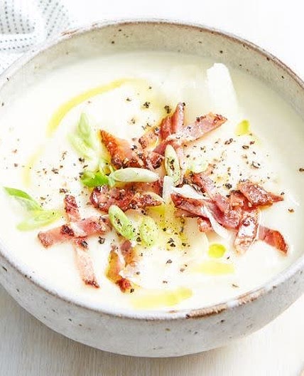 Creamy Garlic Cauliflower Soup