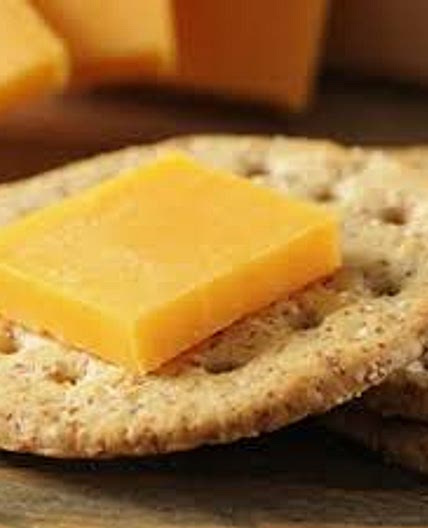 Wholegrain crackers and light cheese 122cal high protein *