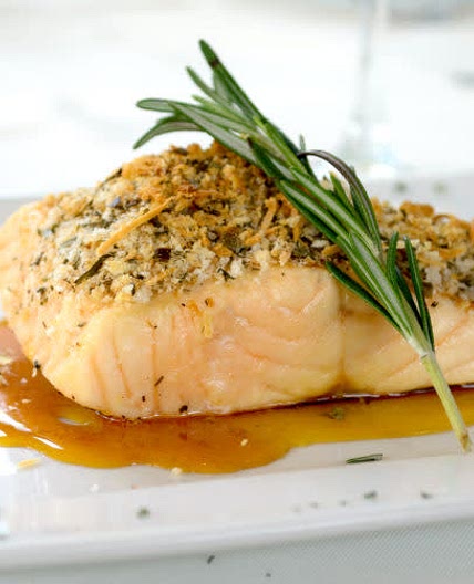 Saumon croûté au romarin