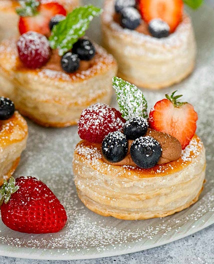 Chocolate Cream Volovanes with Berries
