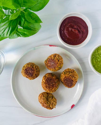 ITALIAN CHICKPEA 'MEATBALLS'