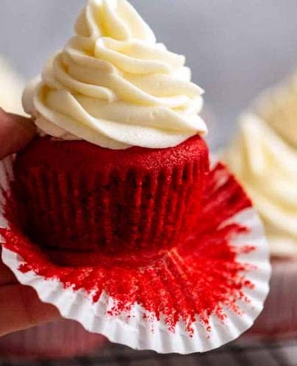 Red velvet cupcakes (Dessert)