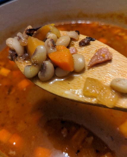Black Eyed Peas (or Lima Beans) and Ham Soup