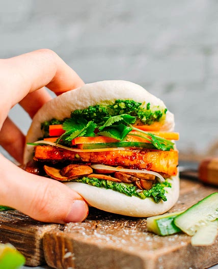 Sate Tofu Bao with Kale Pesto