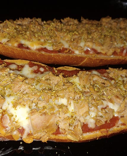 Pizza Tonno Baguette