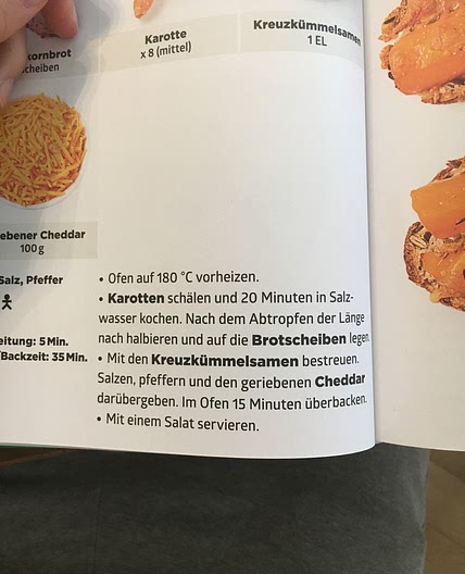 Brot mit Karotten und Cheddar