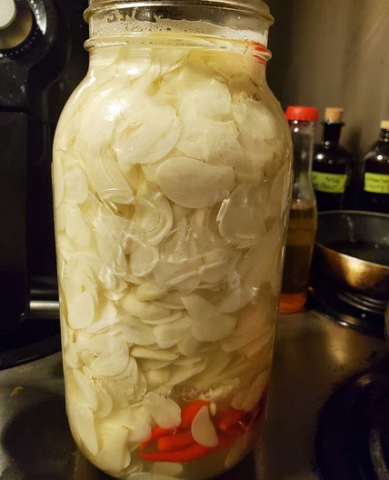 Pickled Garlic Vinegar (Dam Toi)