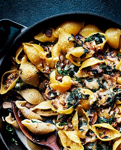 Conchiglie with mushrooms and spinach